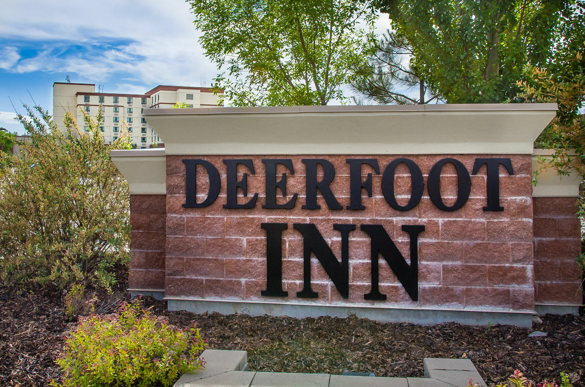 Deerfoot Inn And Casino Calgary Bagian luar foto